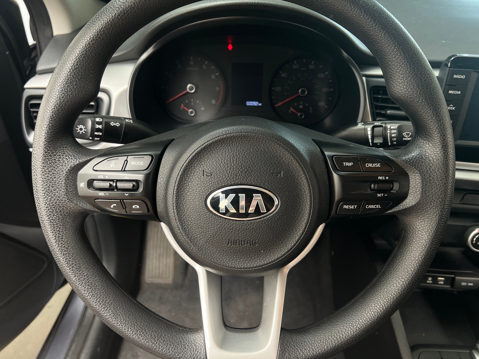Thumbnail: 2020 Kia Rio - 5