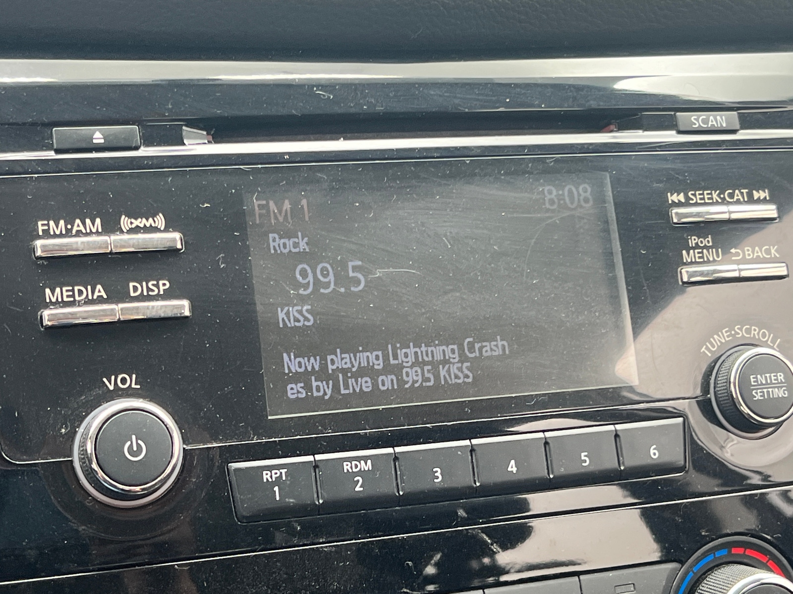 Thumbnail: 2017 Nissan Rogue Sport - 4