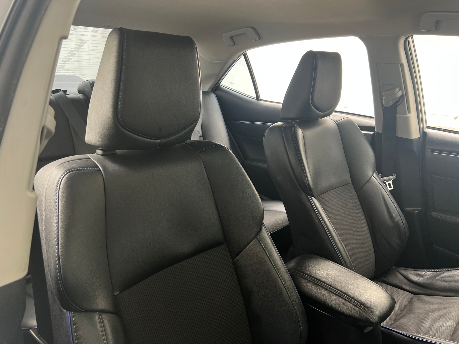 Thumbnail: 2017 Toyota Corolla - 2