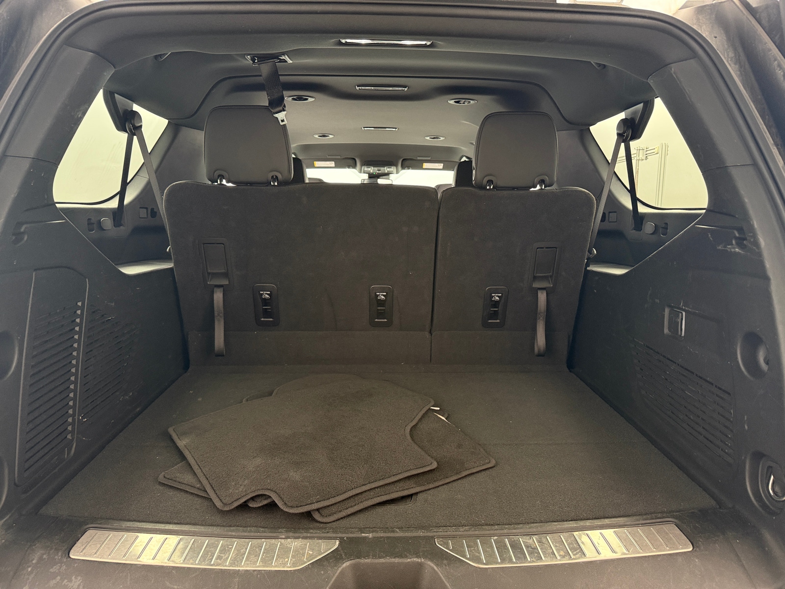 Thumbnail: 2025 Chevrolet Suburban - 6