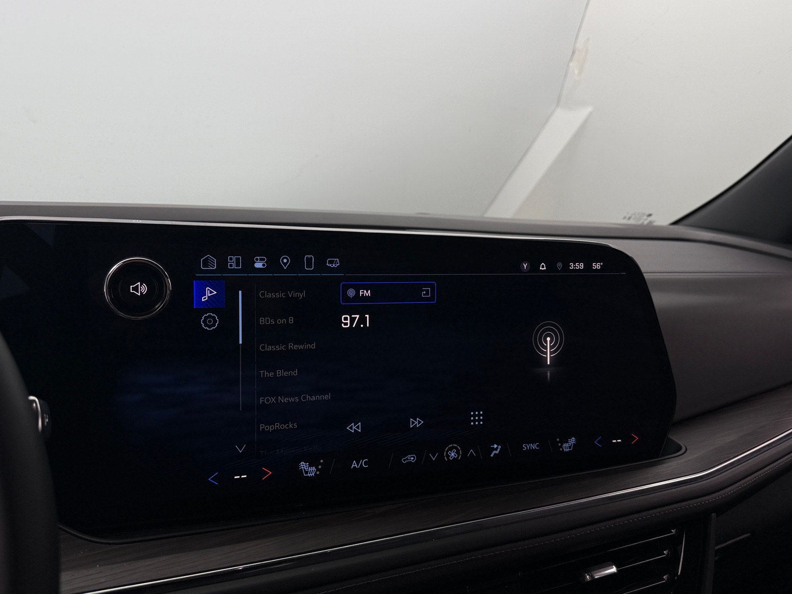 Thumbnail: 2025 Chevrolet Suburban - 3