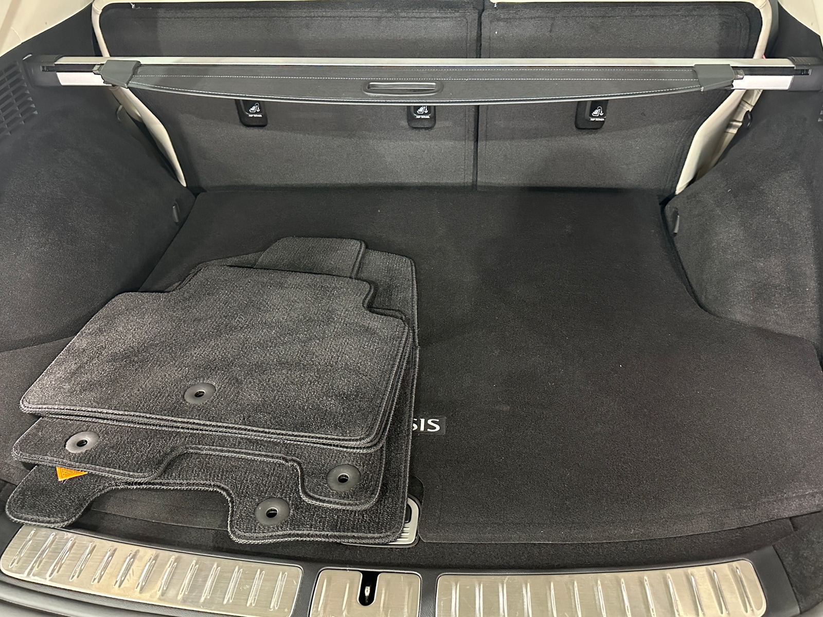 Thumbnail: 2026 Genesis GV70 - 6