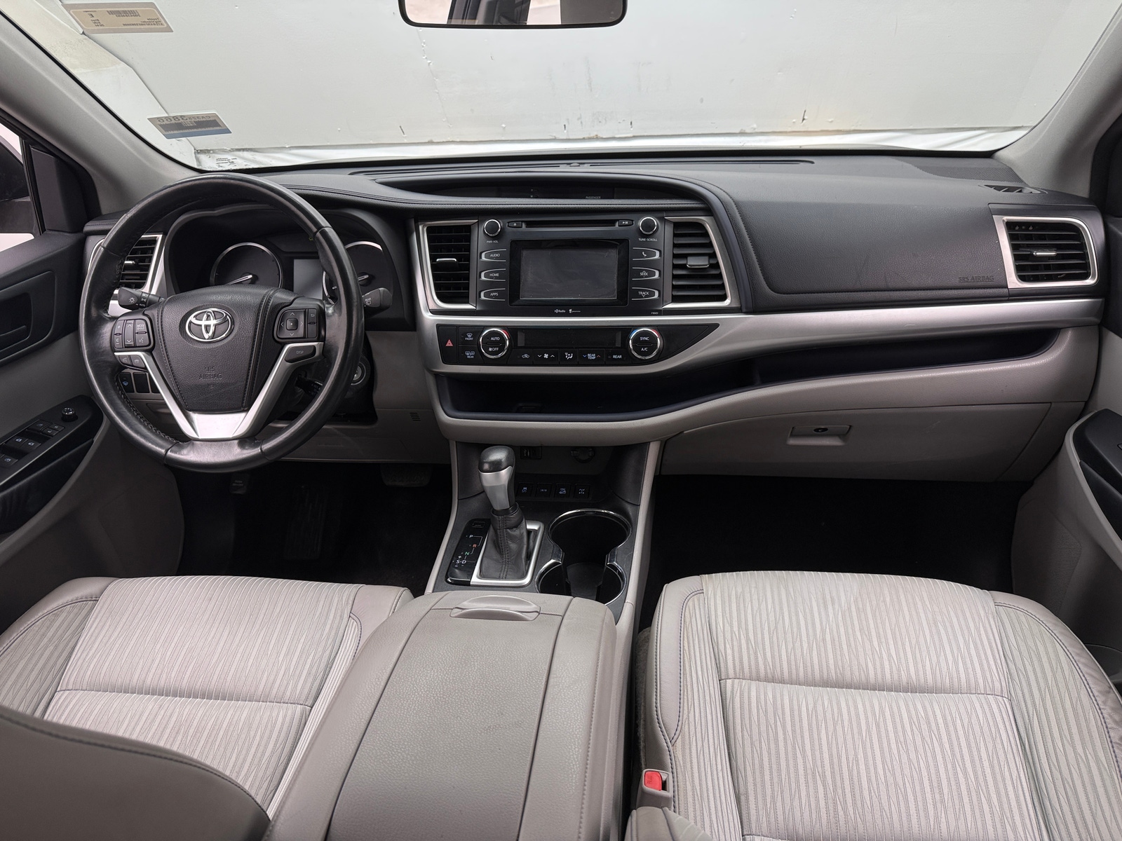 Thumbnail: 2014 Toyota Highlander - 3