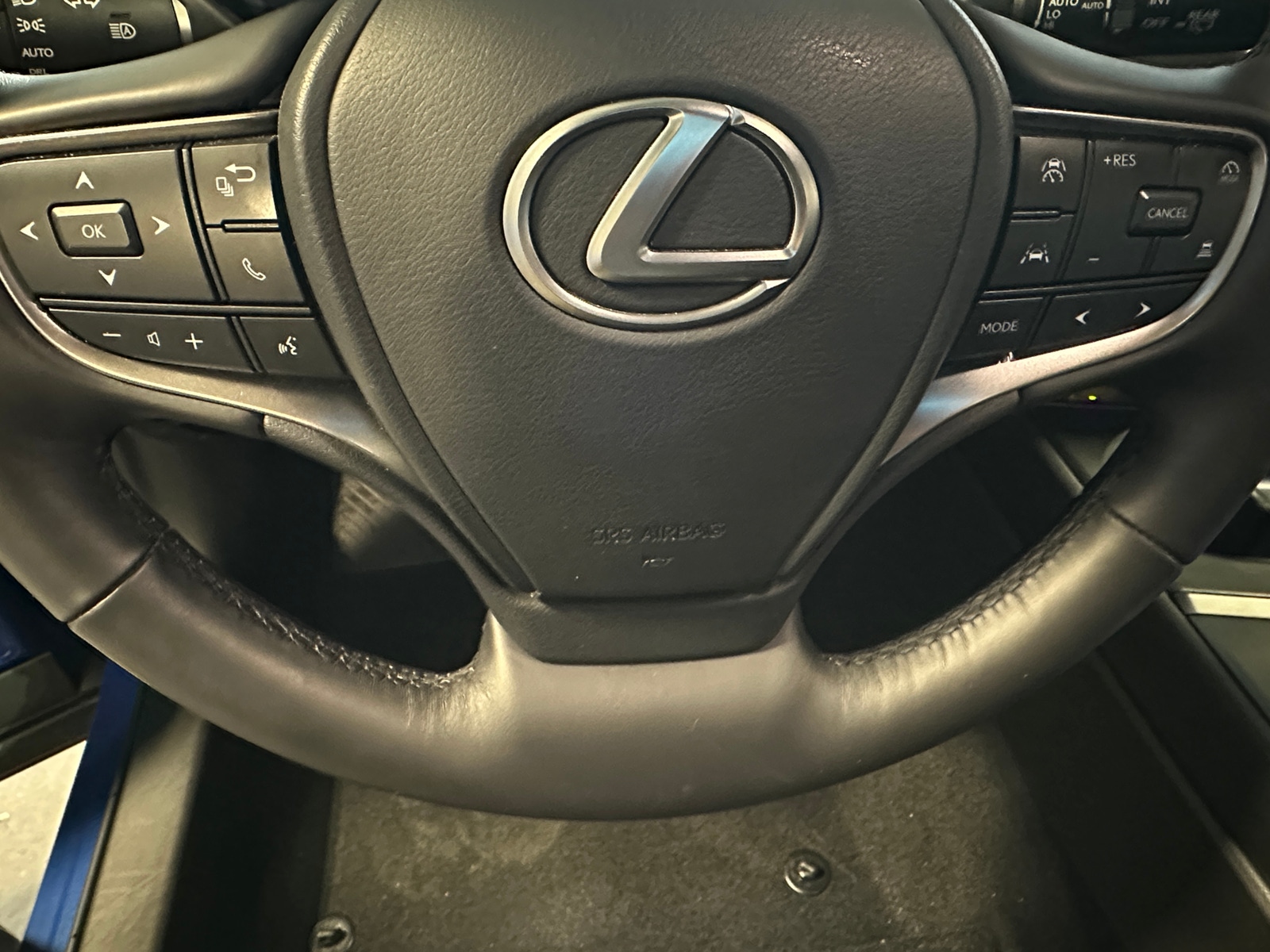 Thumbnail: 2025 Lexus UX - 4