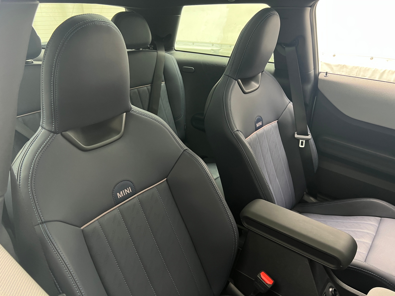 Thumbnail: 2025 MINI Cooper Hardtop - 2