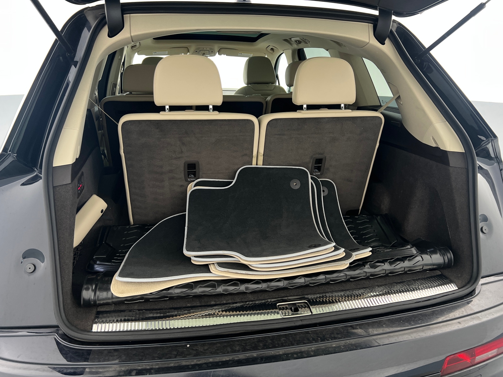 Thumbnail: 2017 Audi Q7 - 6