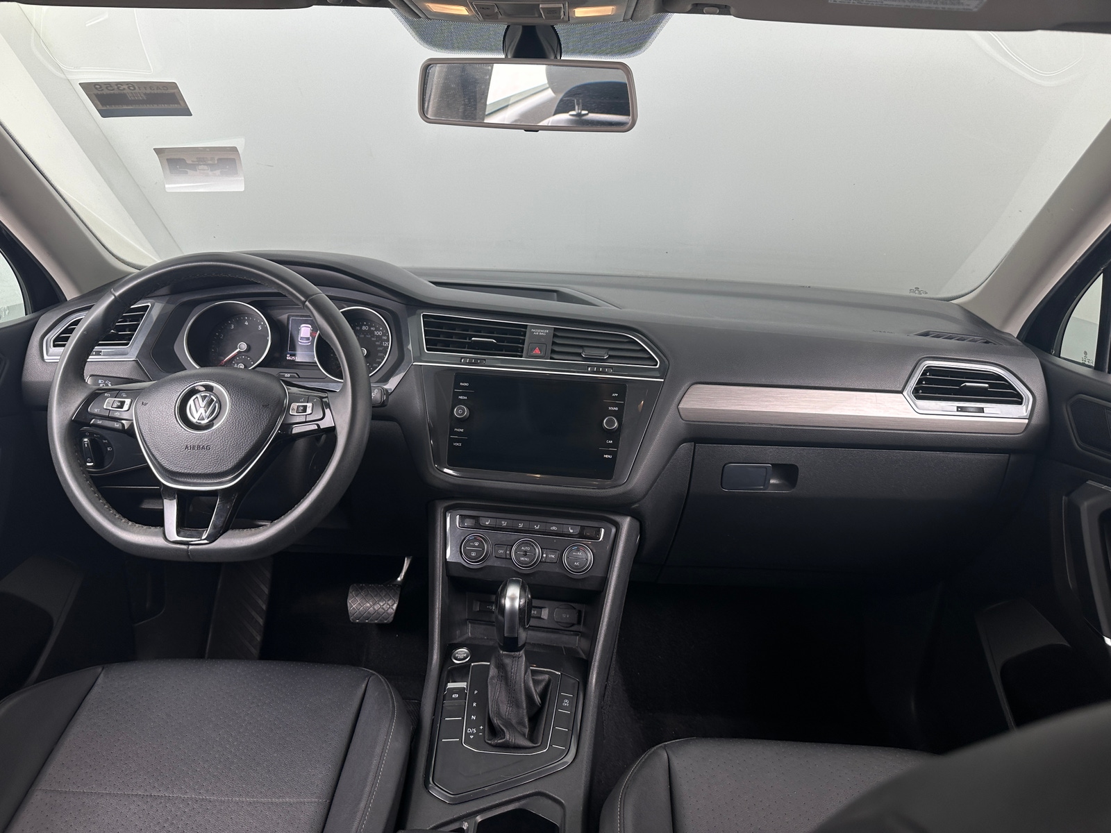 Thumbnail: 2020 Volkswagen Tiguan - 2