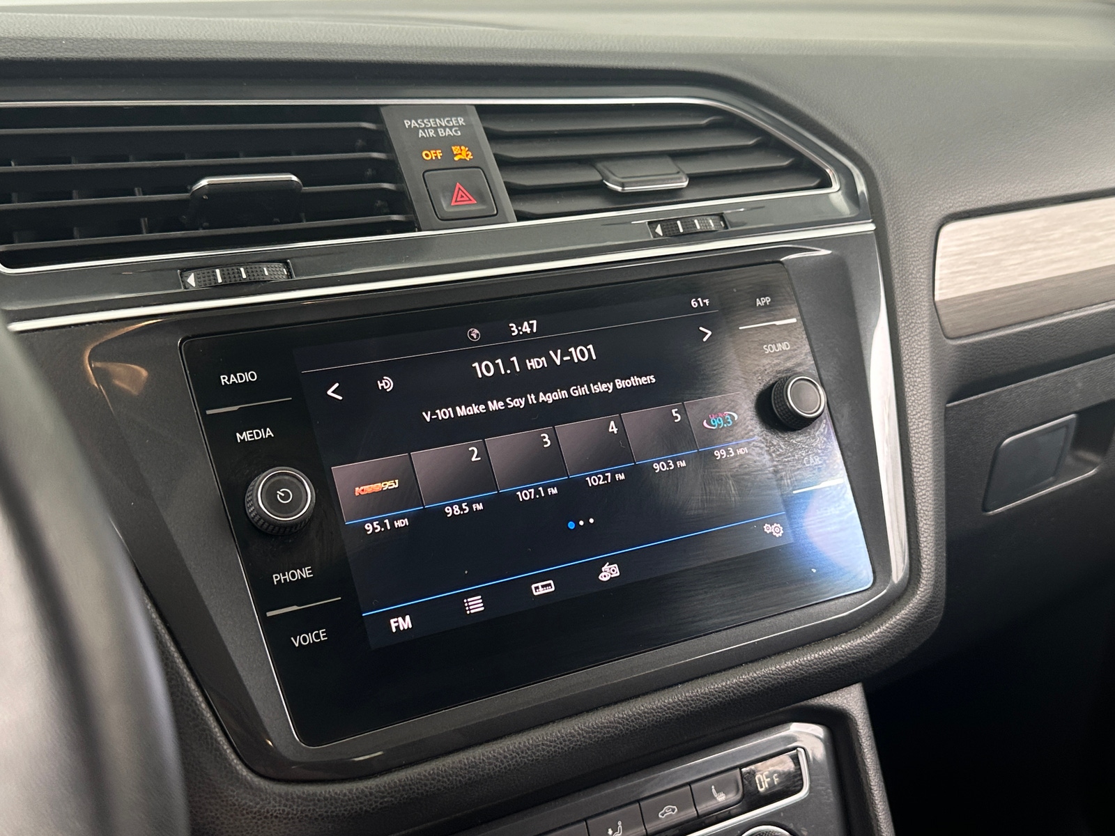 Thumbnail: 2020 Volkswagen Tiguan - 3