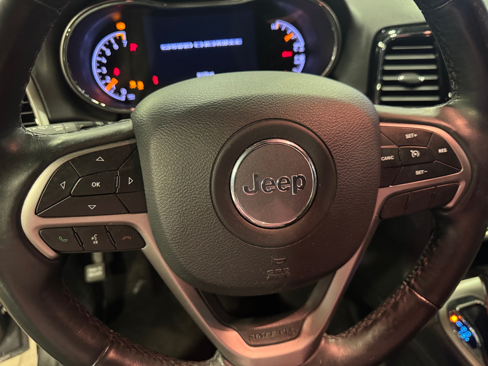 Thumbnail: 2019 Jeep Grand Cherokee - 4