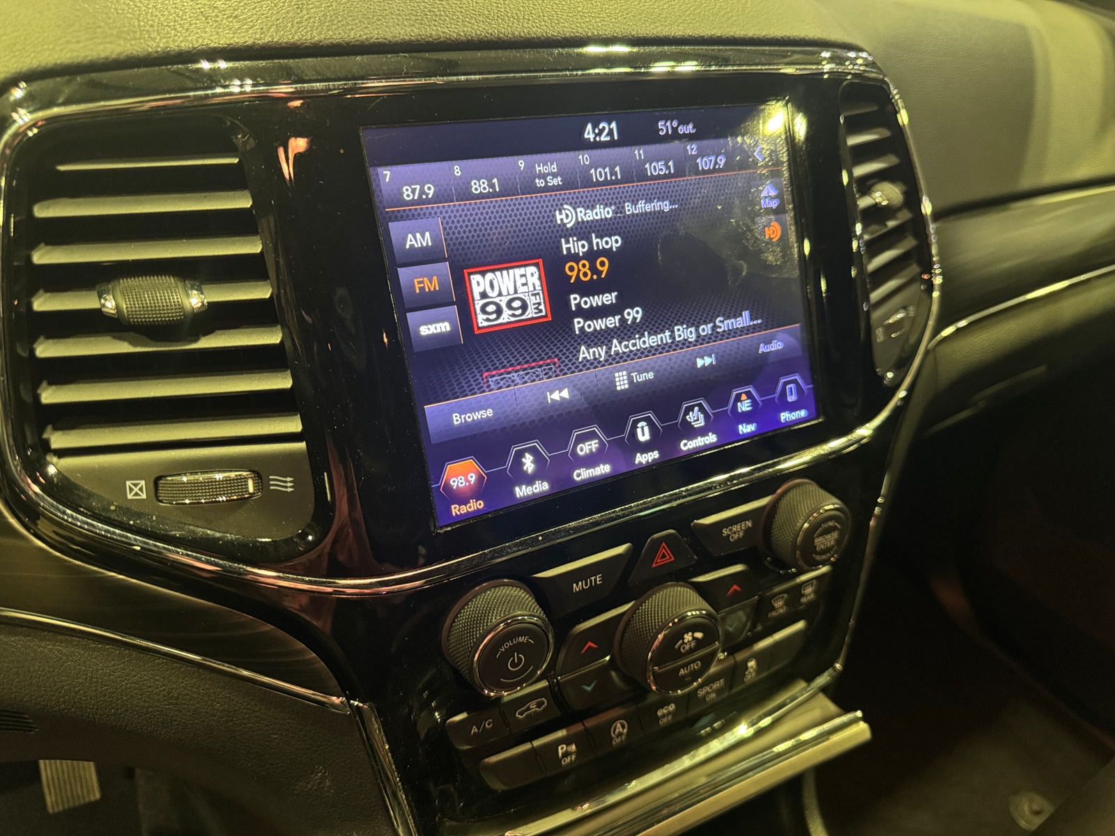 Thumbnail: 2019 Jeep Grand Cherokee - 3