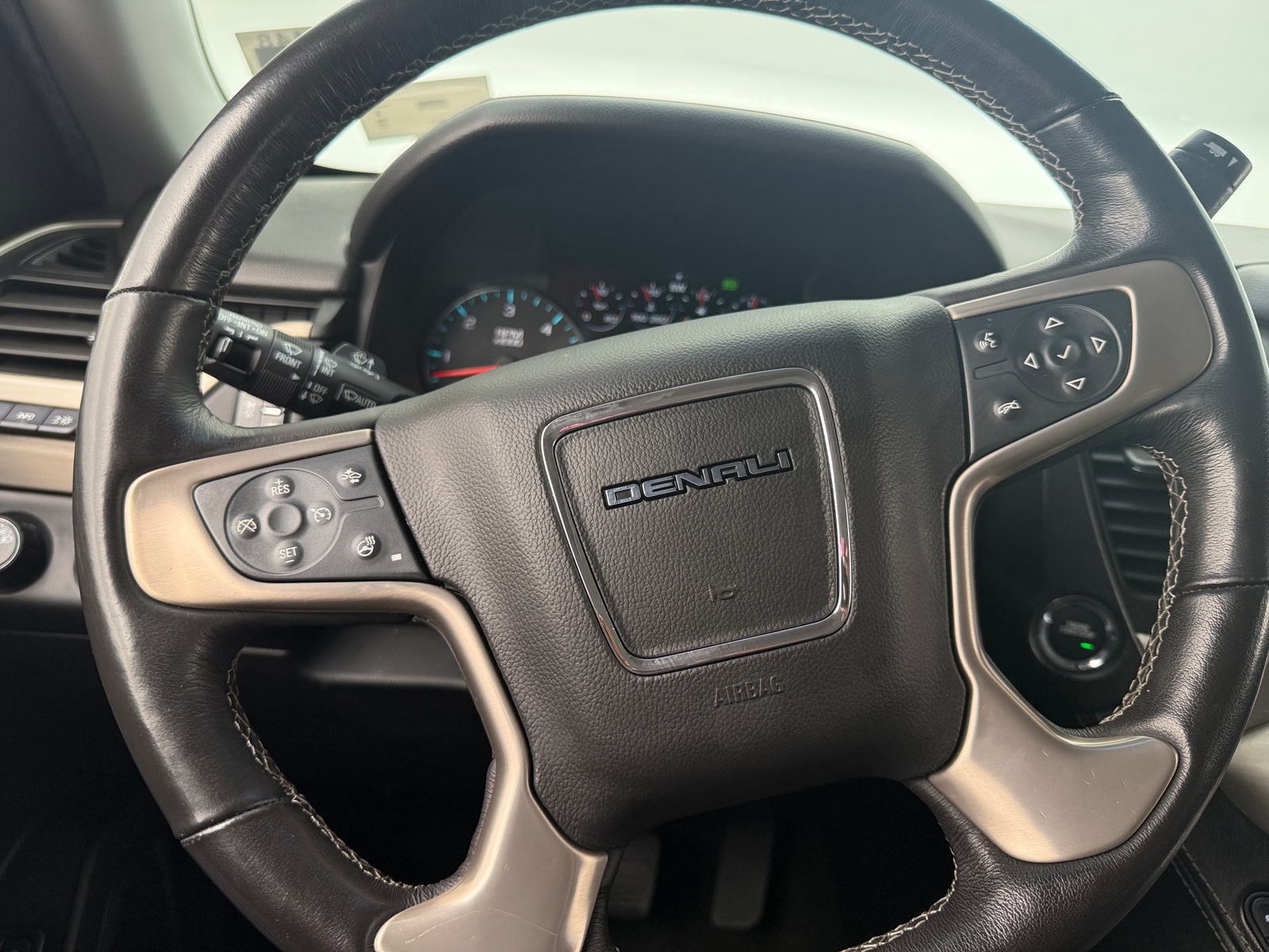 Thumbnail: 2018 GMC Yukon - 4