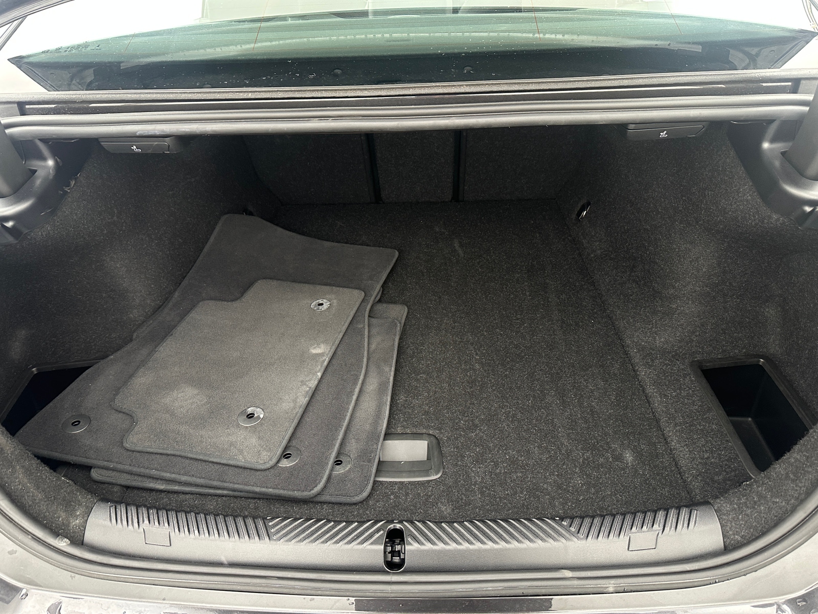 Thumbnail: 2025 BMW i5 - 6