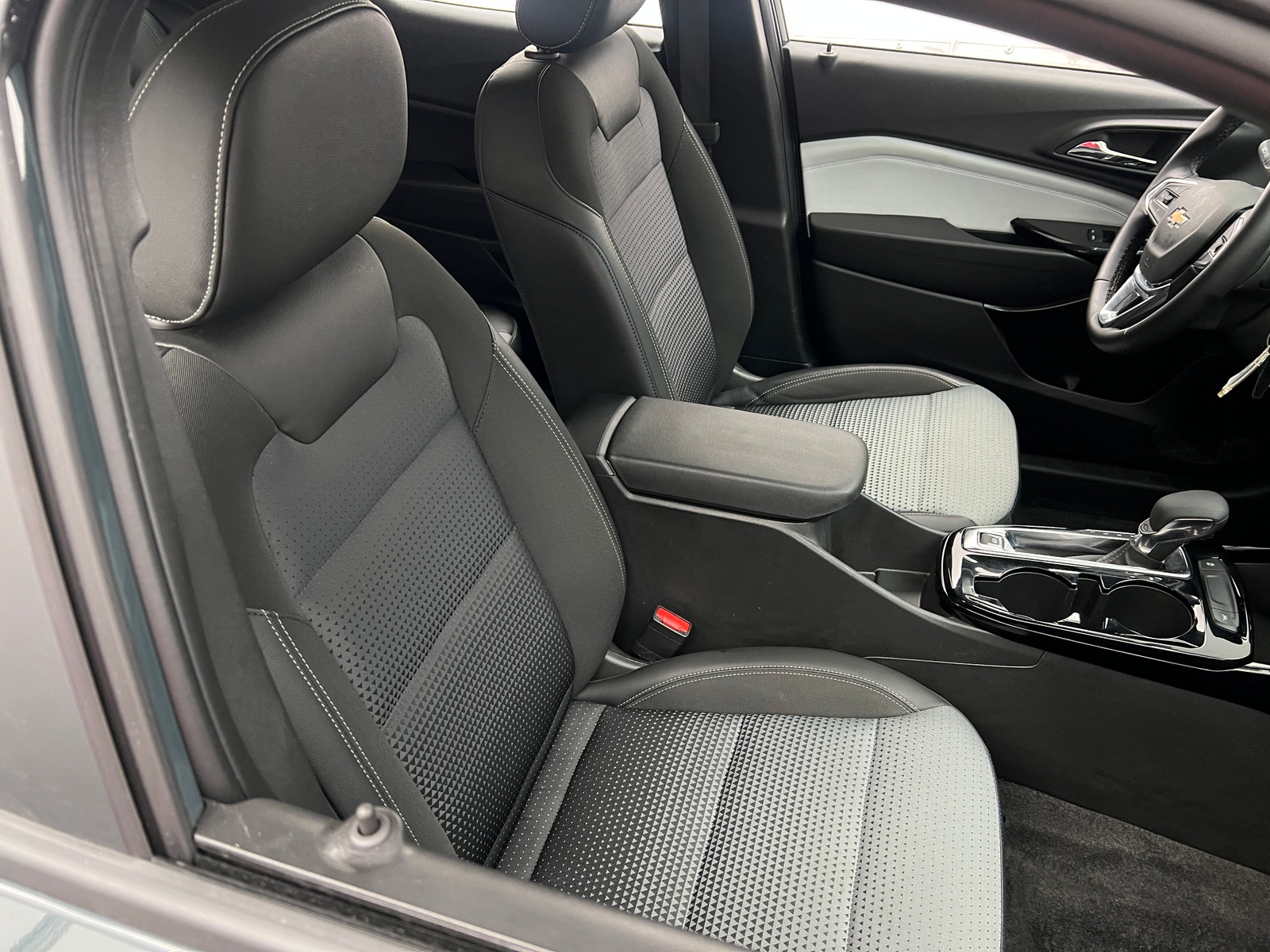 Thumbnail: 2025 Chevrolet Trax - 2