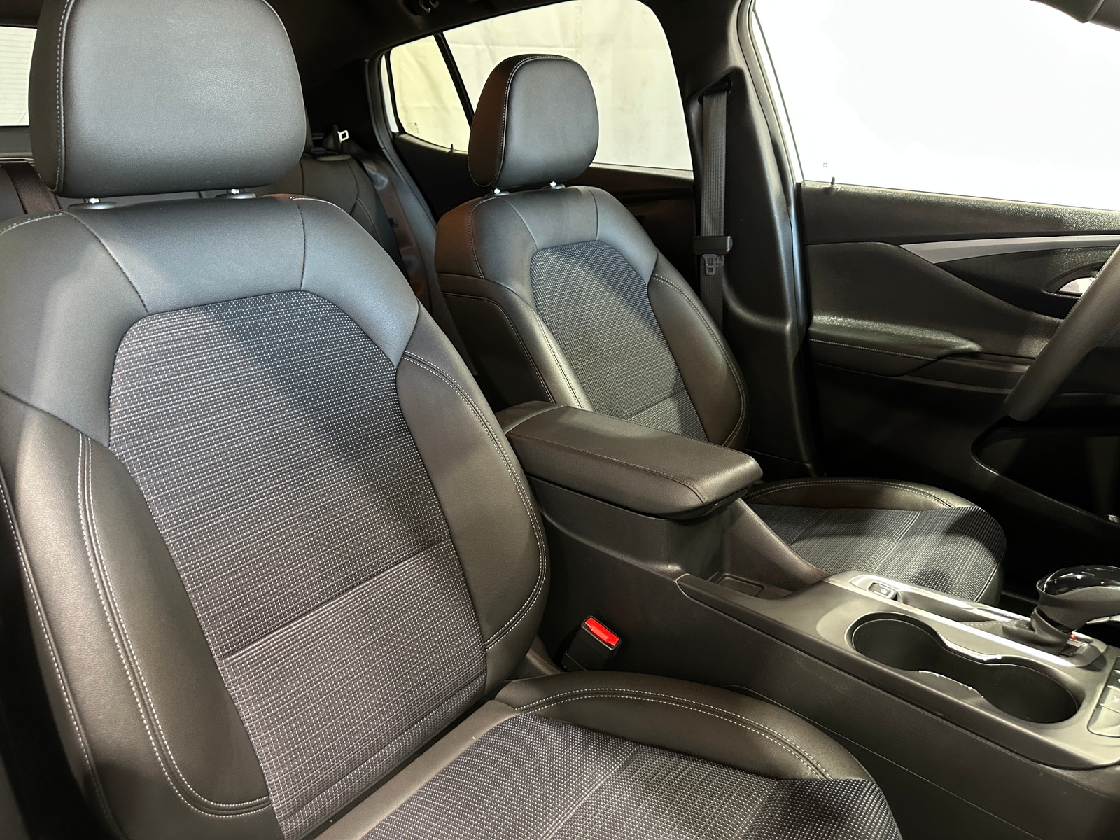 Thumbnail: 2025 Buick Envista - 2