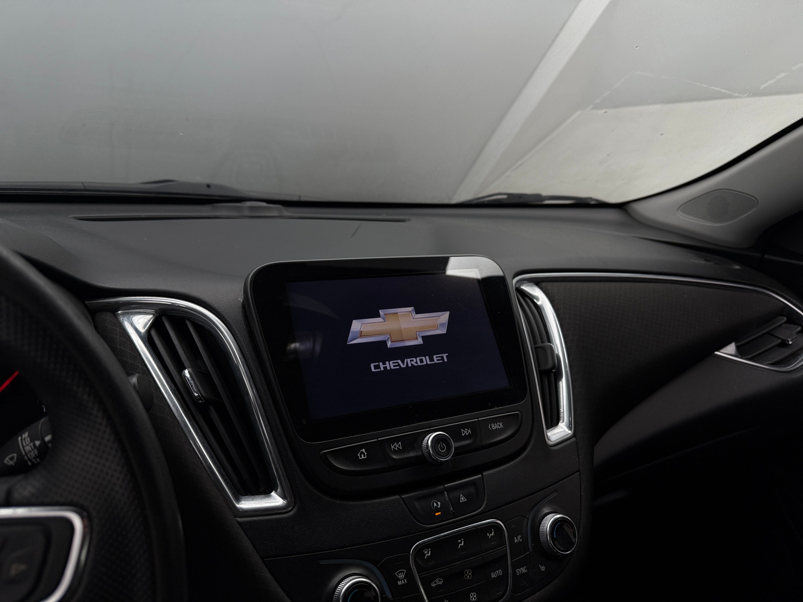 Thumbnail: 2021 Chevrolet Malibu - 4