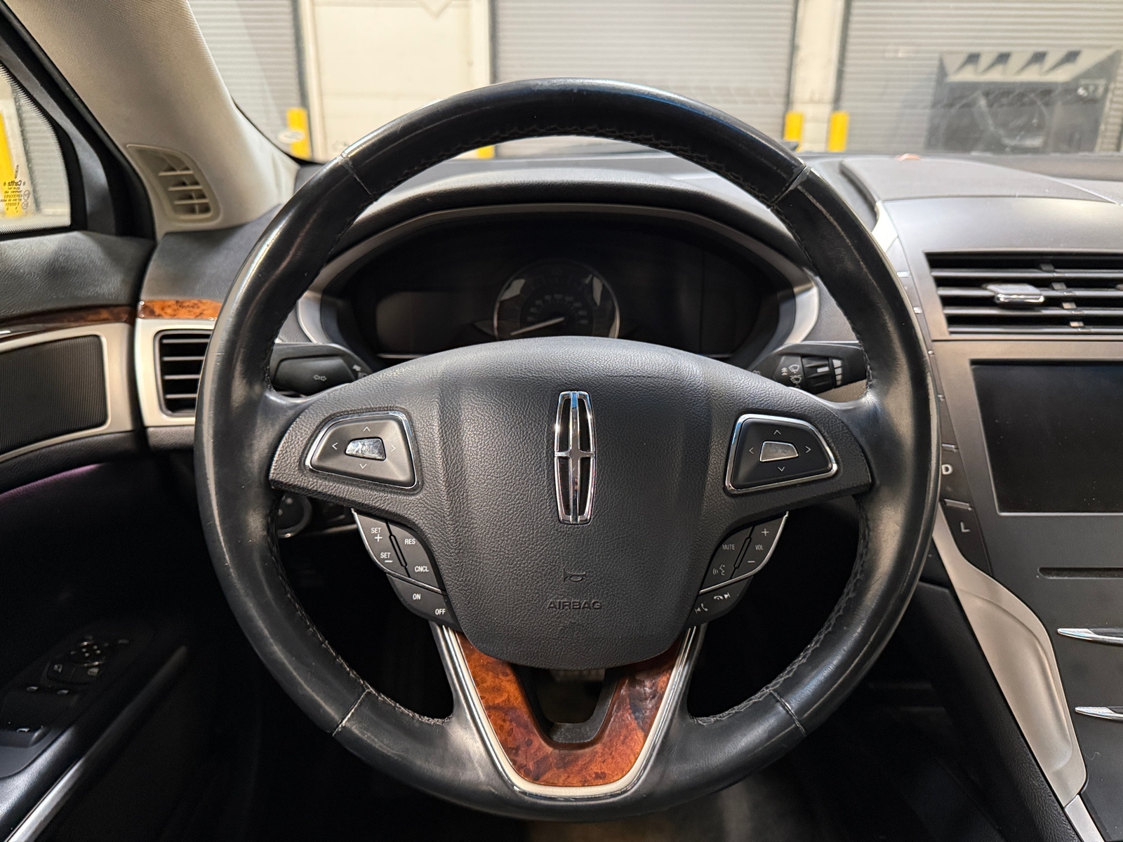 Thumbnail: 2016 Lincoln MKZ - 4