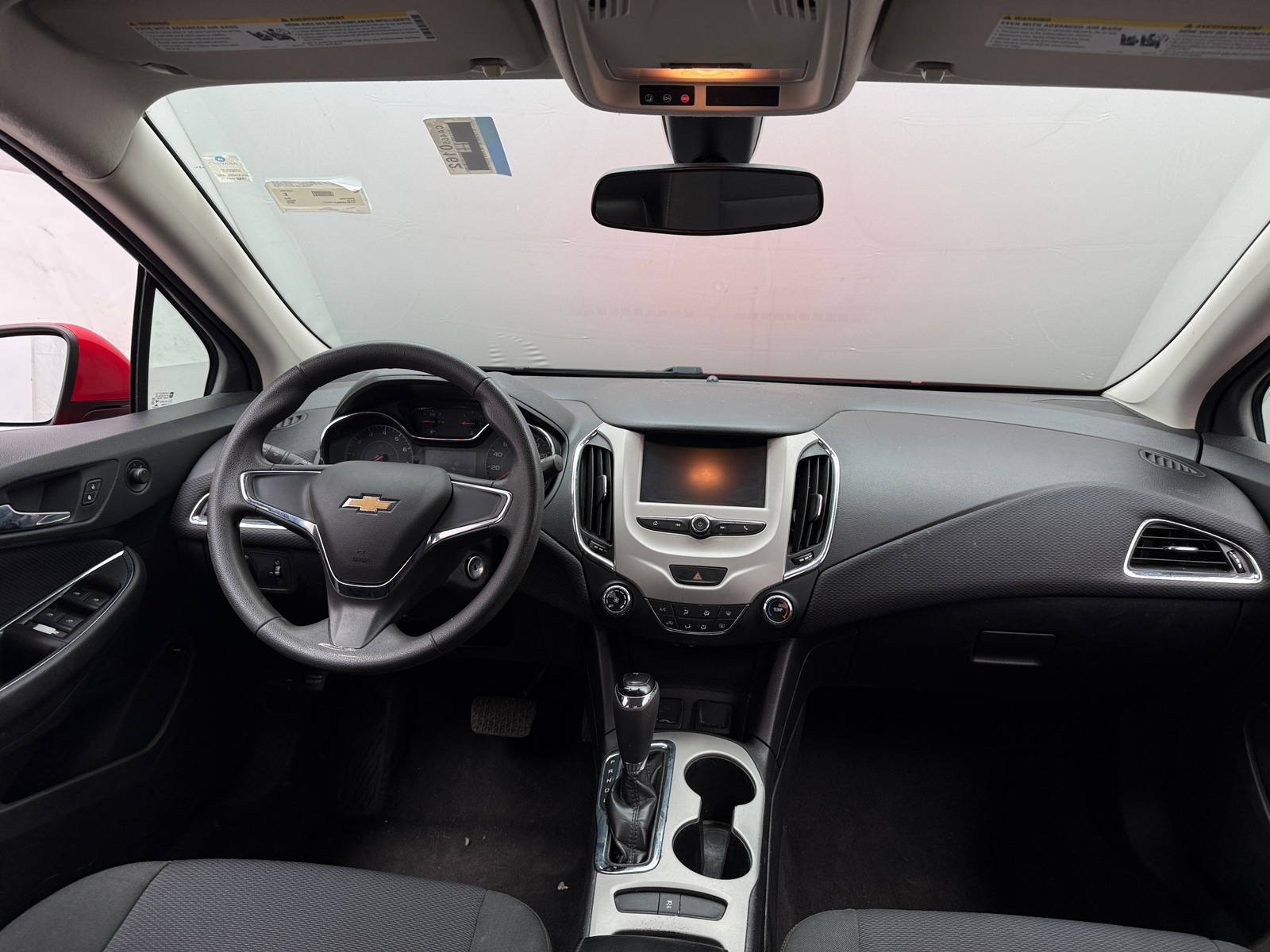 Thumbnail: 2018 Chevrolet Cruze - 3