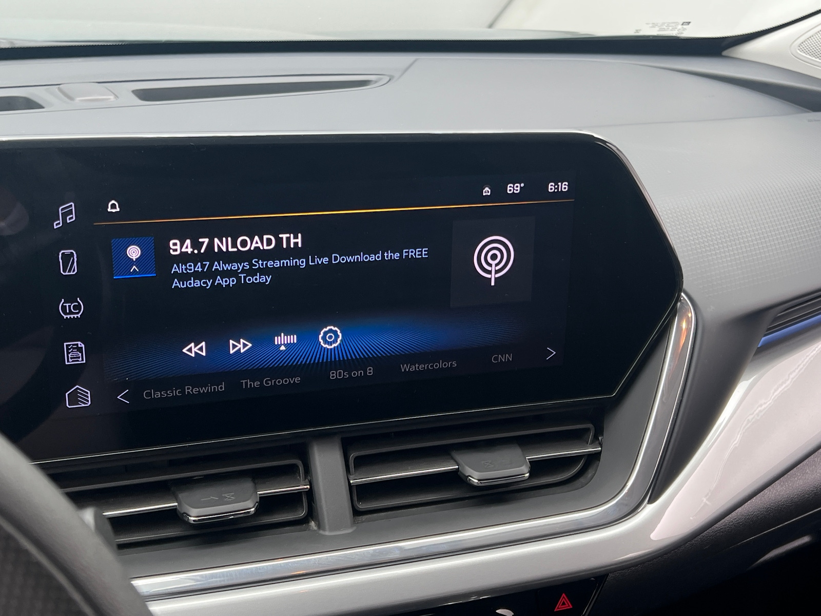 Thumbnail: 2025 Chevrolet Trax - 4