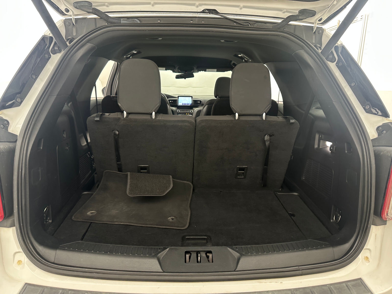 Thumbnail: 2020 Ford Explorer - 7