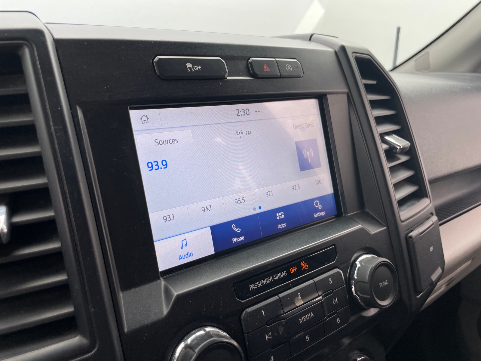 Thumbnail: 2020 Ford Econoline - 4