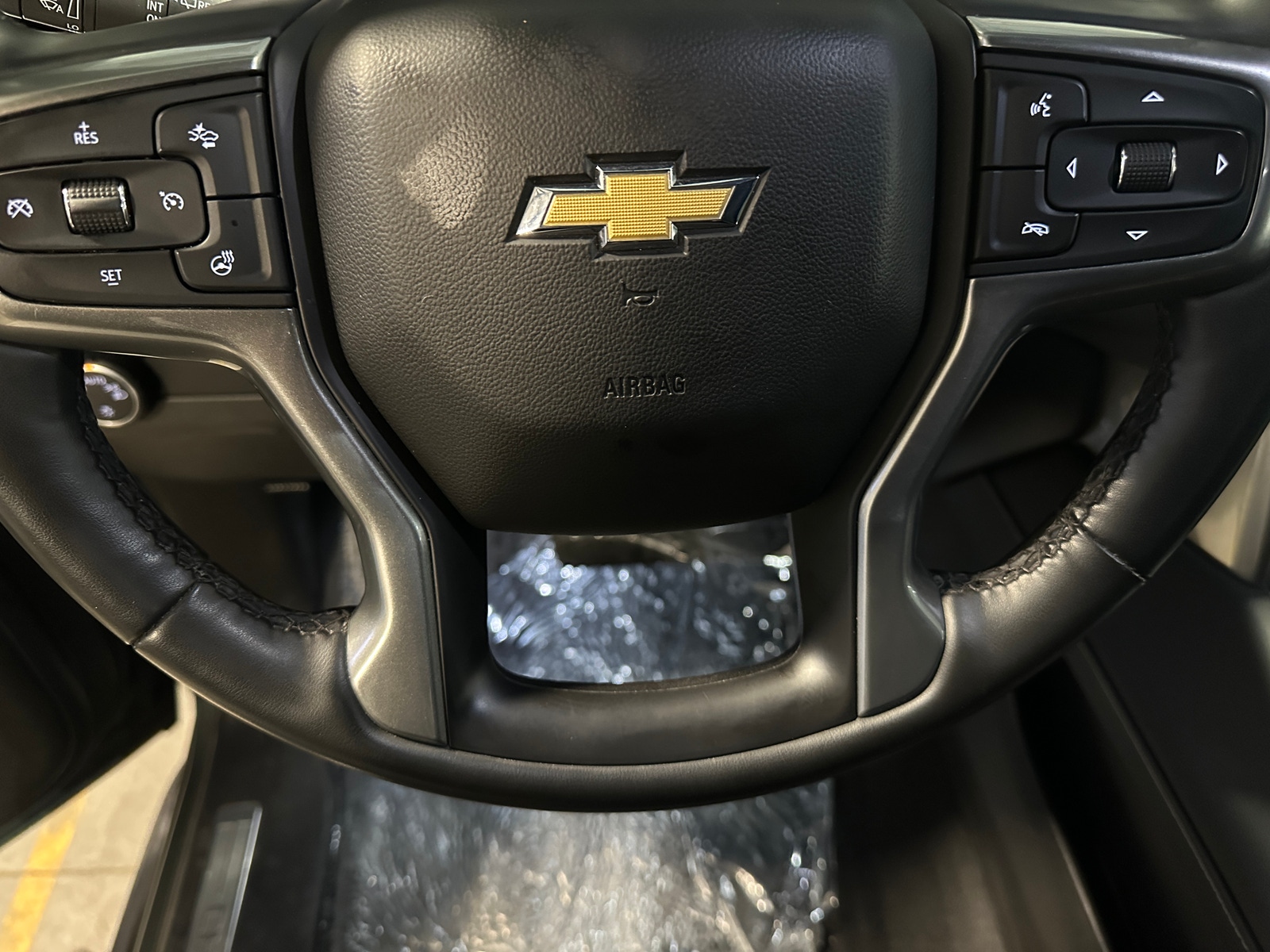 Thumbnail: 2023 Chevrolet Suburban - 4