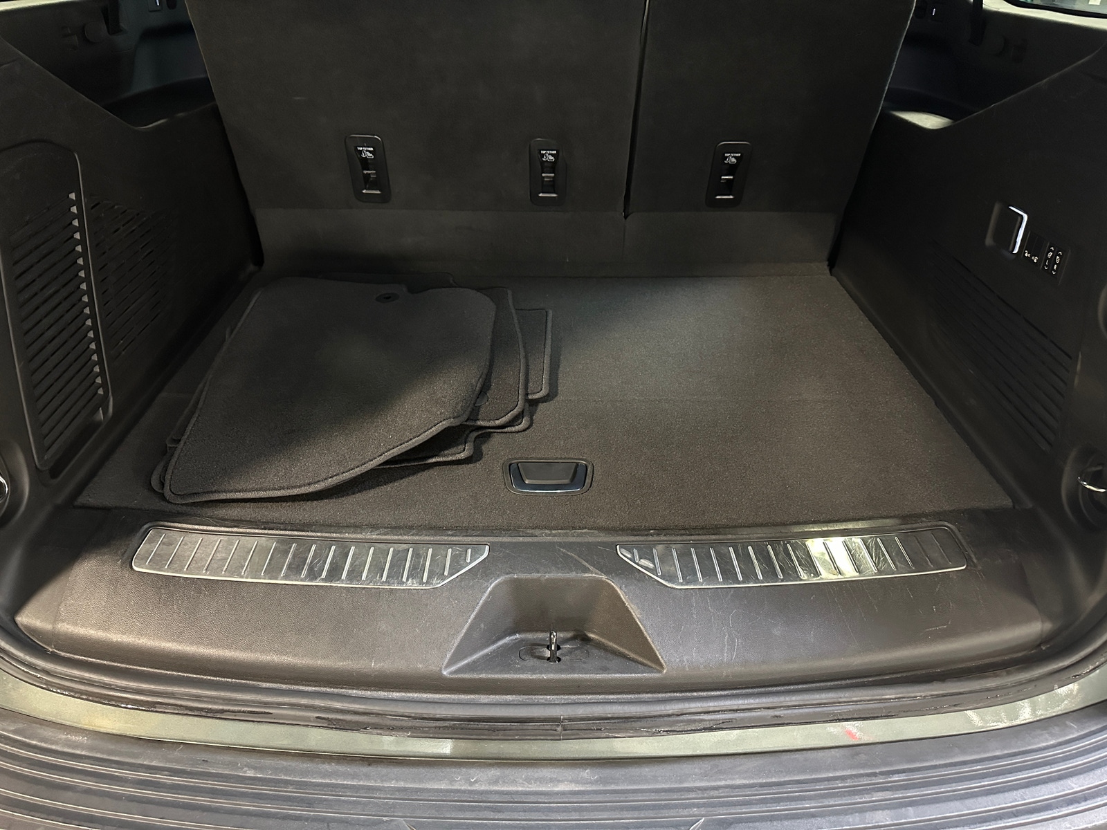 Thumbnail: 2023 Chevrolet Suburban - 6