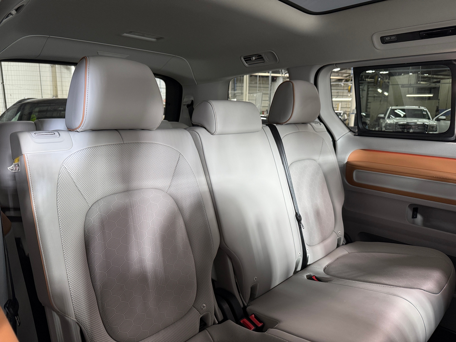 Thumbnail: 2025 Volkswagen ID.Buzz - 5