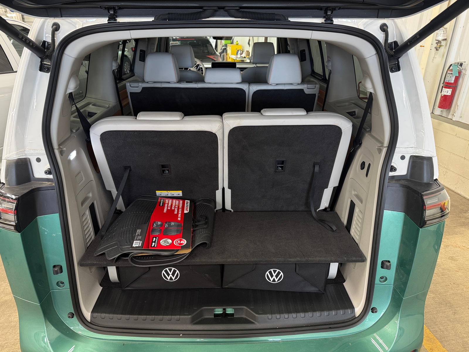 Thumbnail: 2025 Volkswagen ID.Buzz - 6