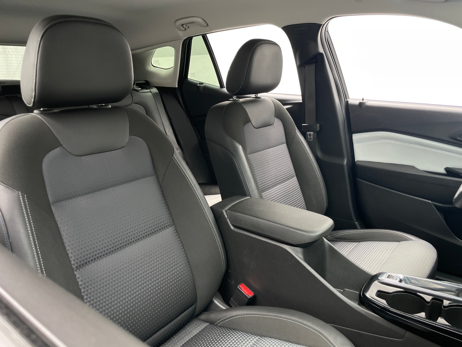 Thumbnail: 2025 Chevrolet Trax - 2