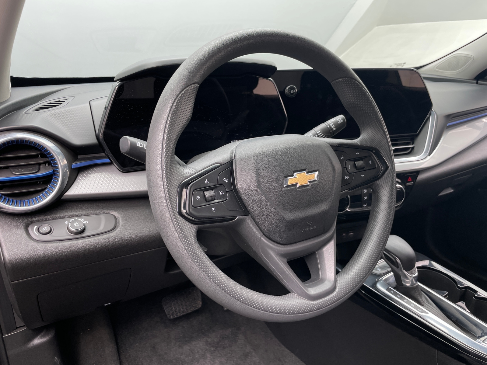 Thumbnail: 2025 Chevrolet Trax - 5