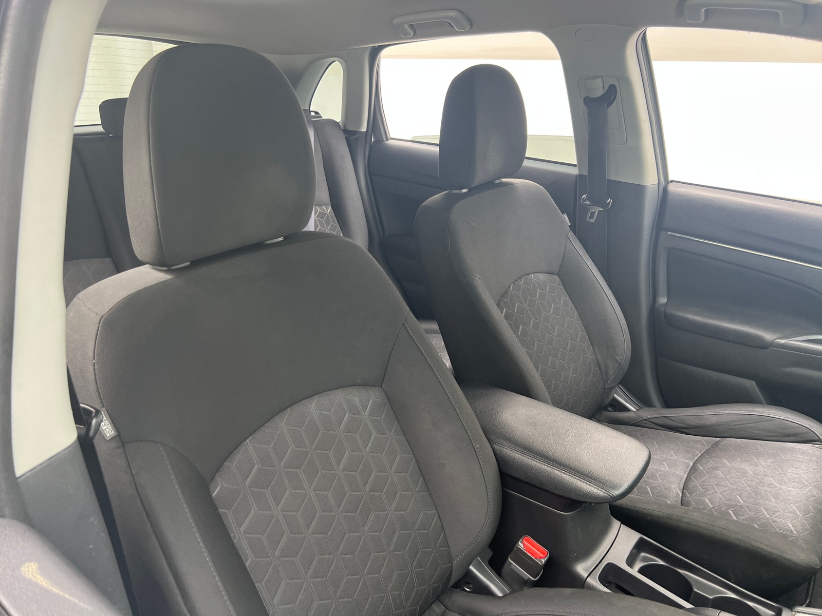 Thumbnail: 2021 Mitsubishi Outlander Sport - 2