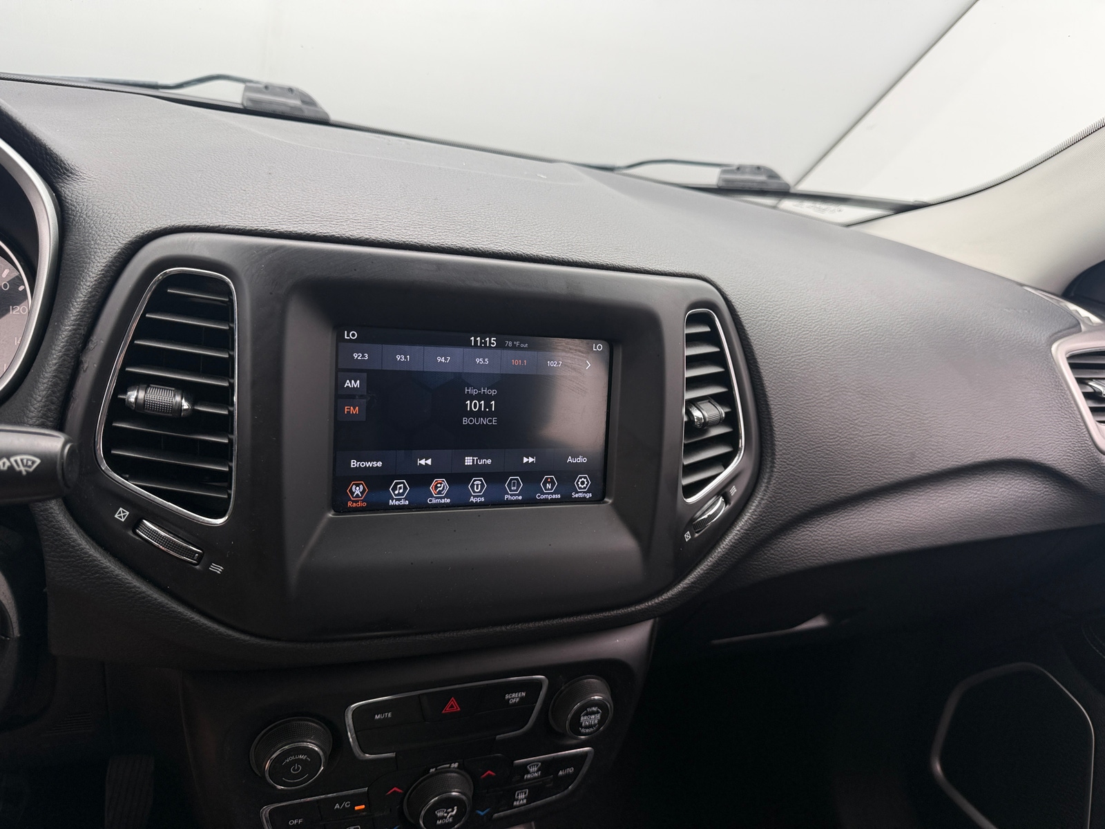 Thumbnail: 2019 Jeep Compass - 4