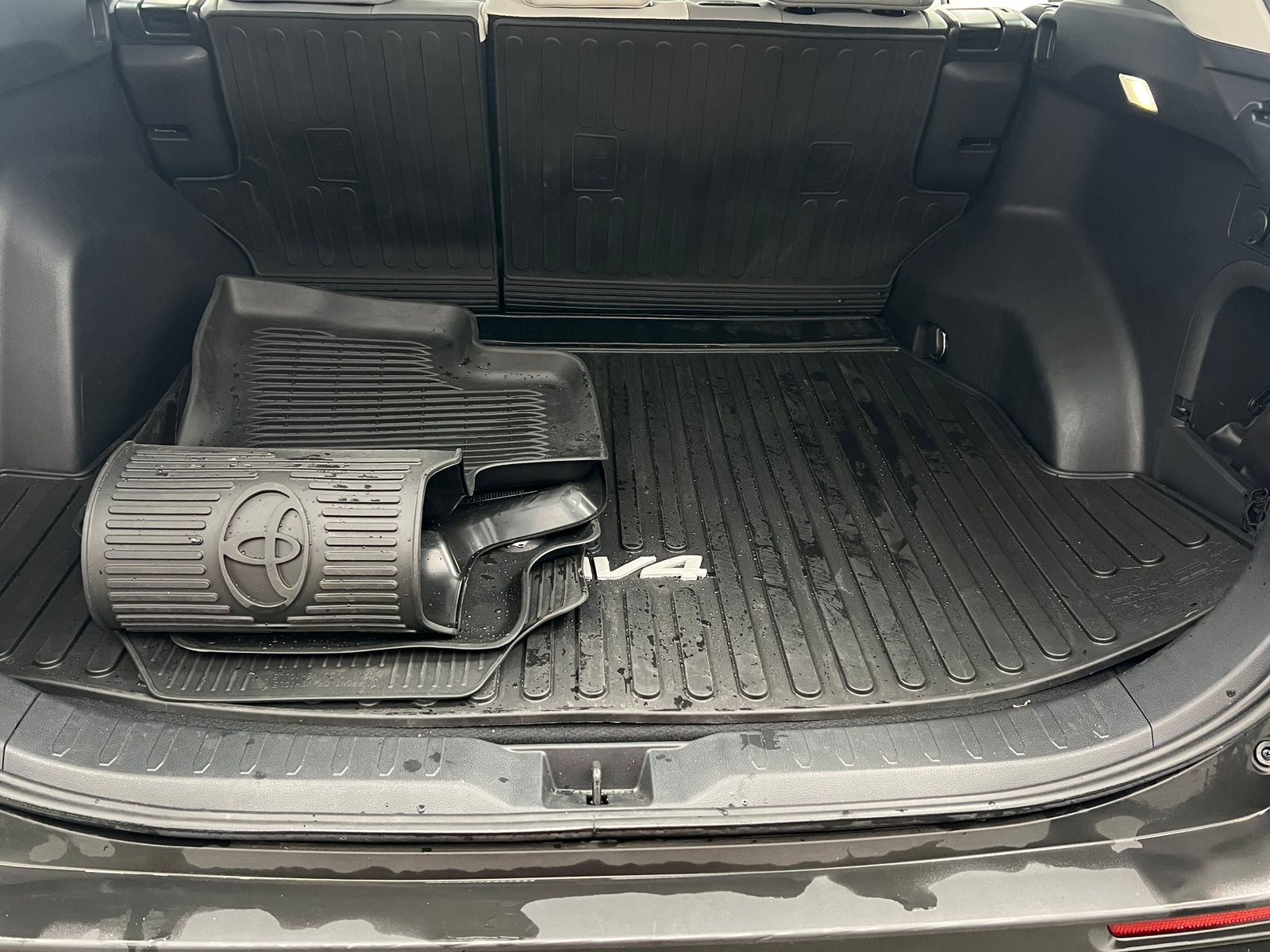 Thumbnail: 2024 Toyota RAV4 - 6