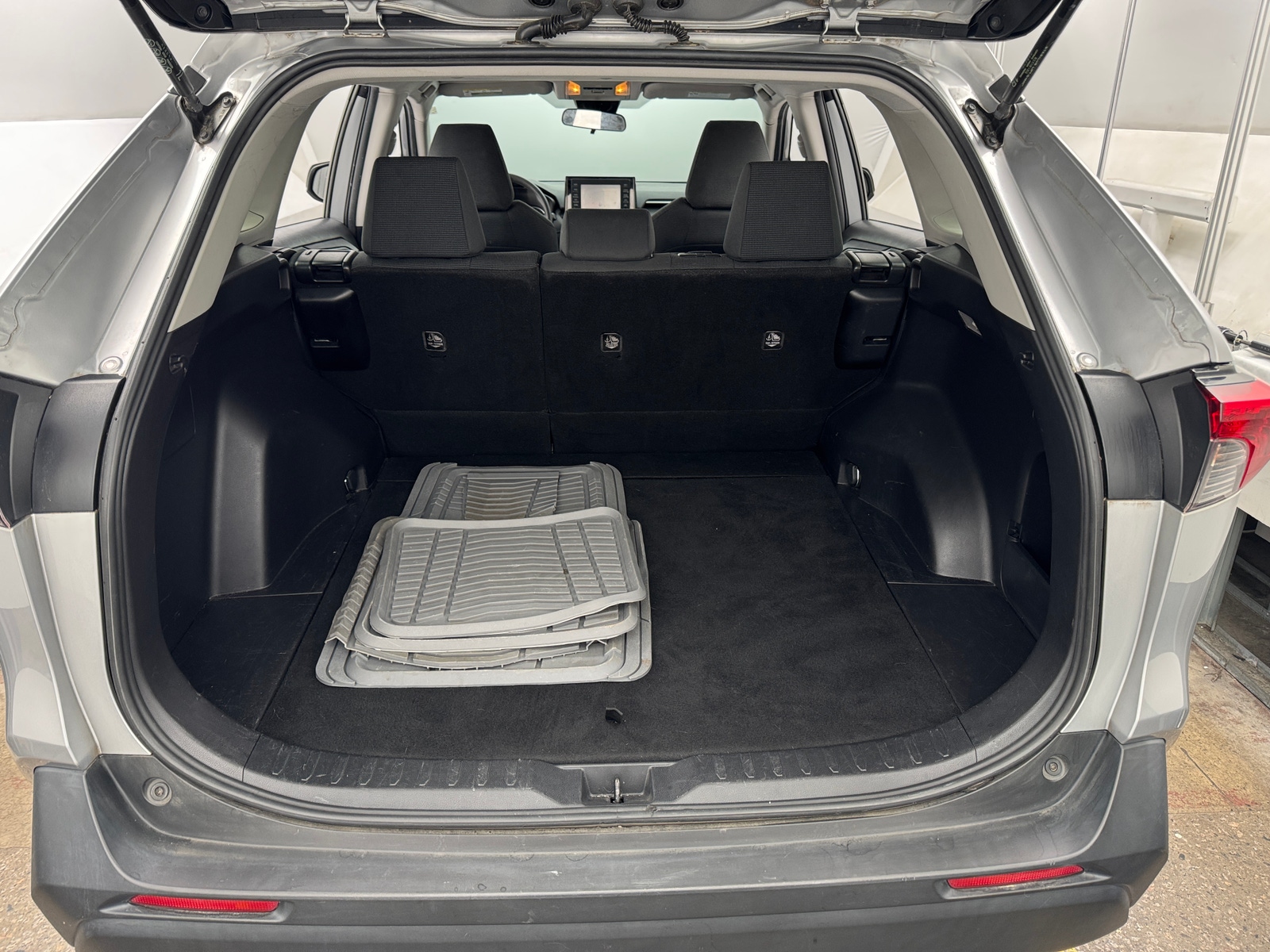 Thumbnail: 2019 Toyota RAV4 - 7