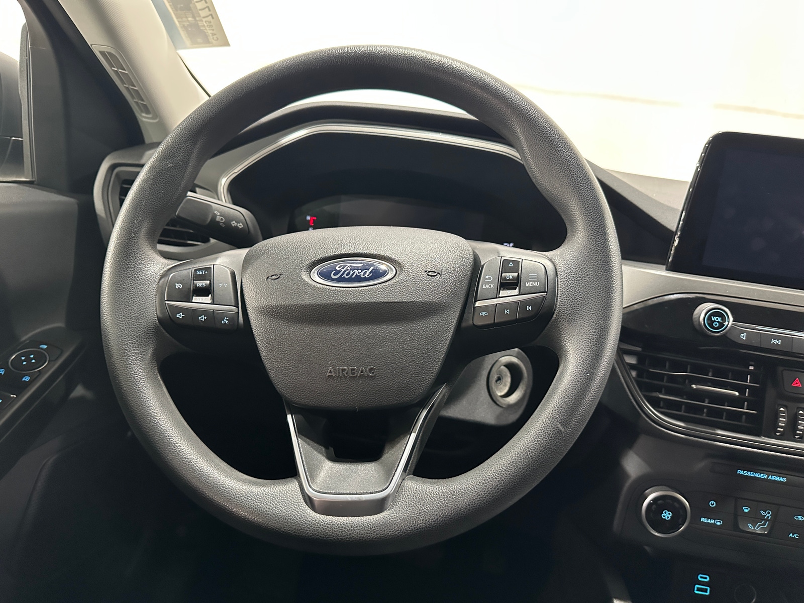 Thumbnail: 2023 Ford Escape - 5