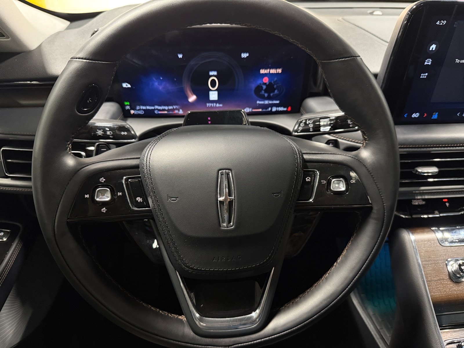 Thumbnail: 2025 Lincoln Aviator - 4