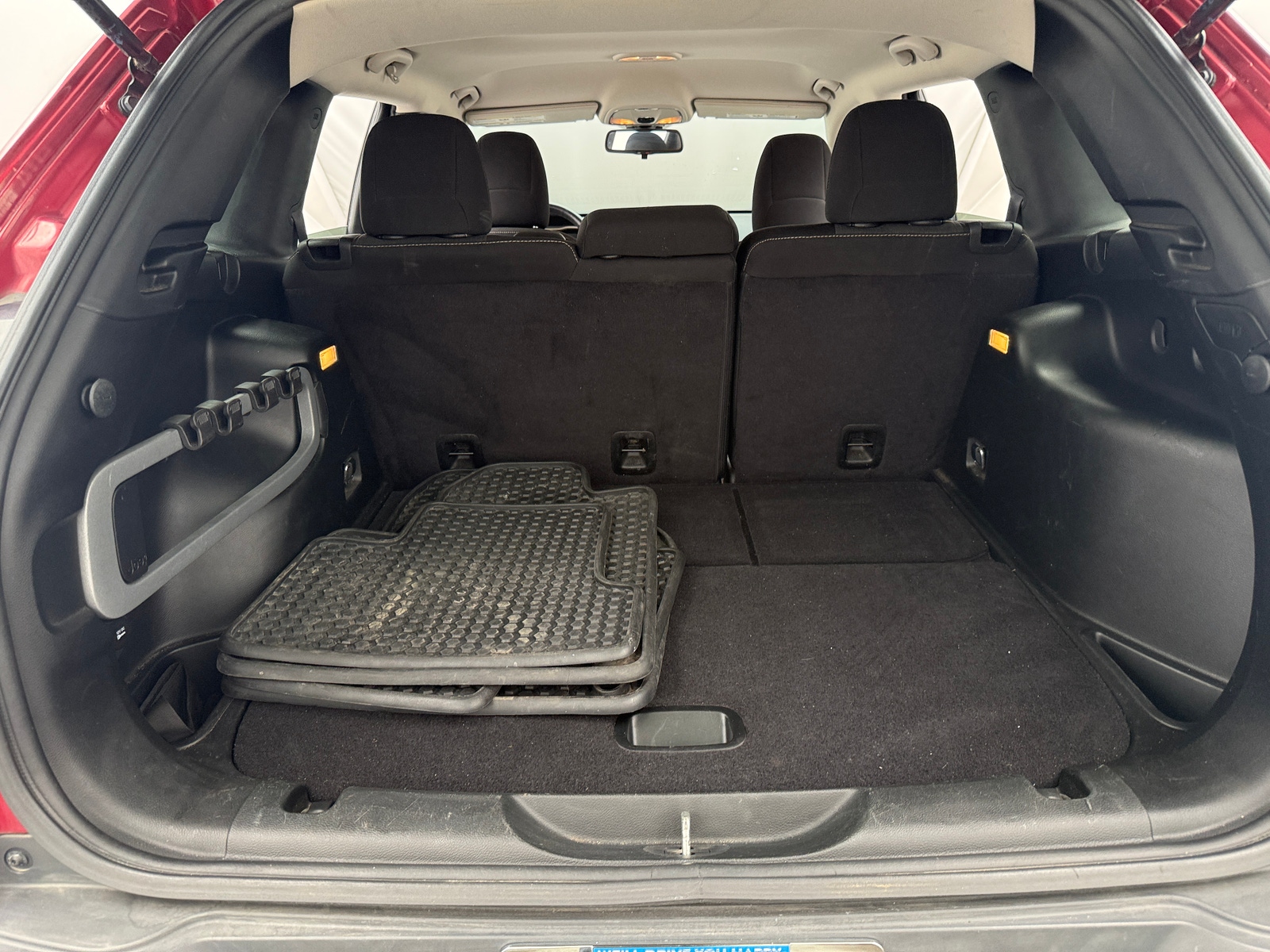 Thumbnail: 2017 Jeep Cherokee - 7