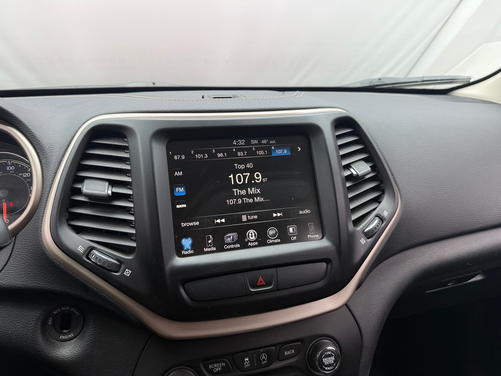 Thumbnail: 2017 Jeep Cherokee - 4