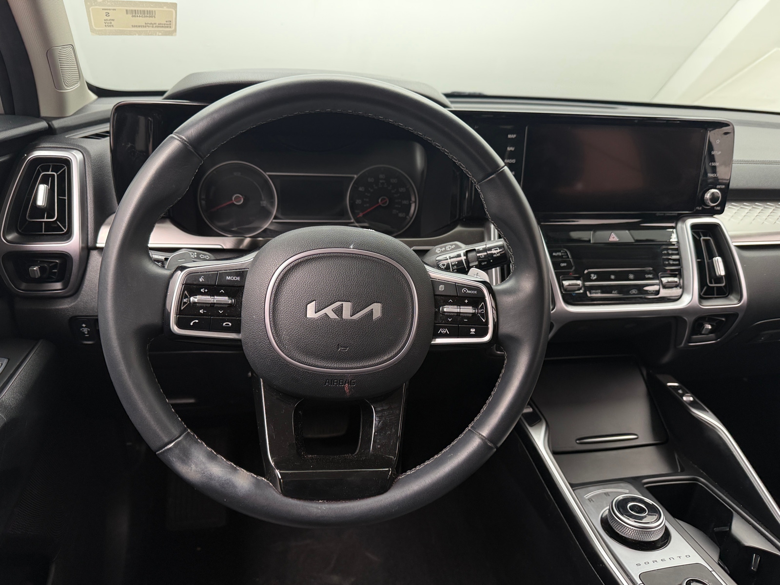 Thumbnail: 2023 Kia Sorento - 4