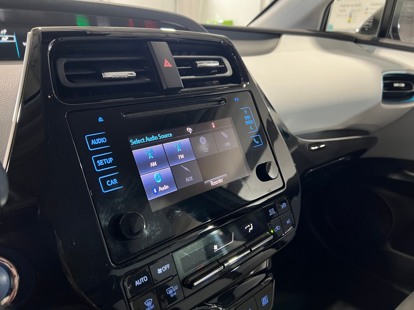 Thumbnail: 2019 Toyota Prius - 3