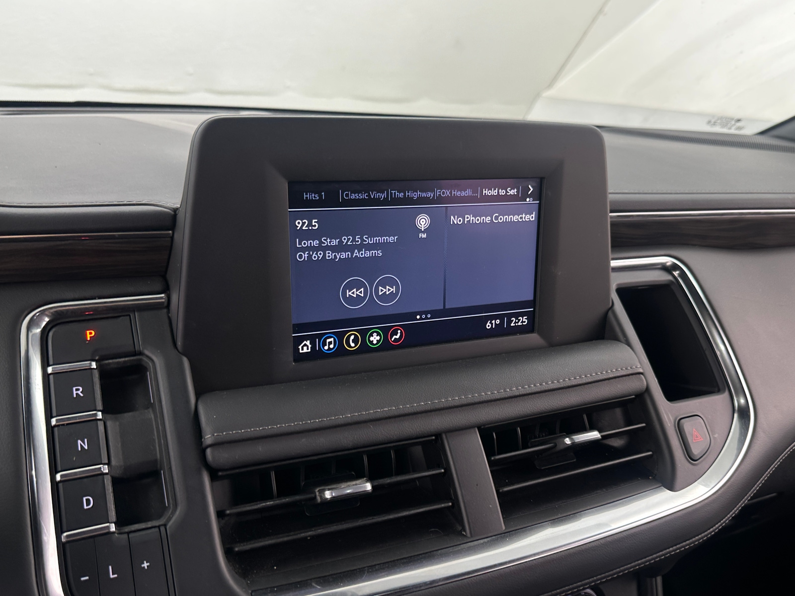 Thumbnail: 2022 Chevrolet Tahoe - 4