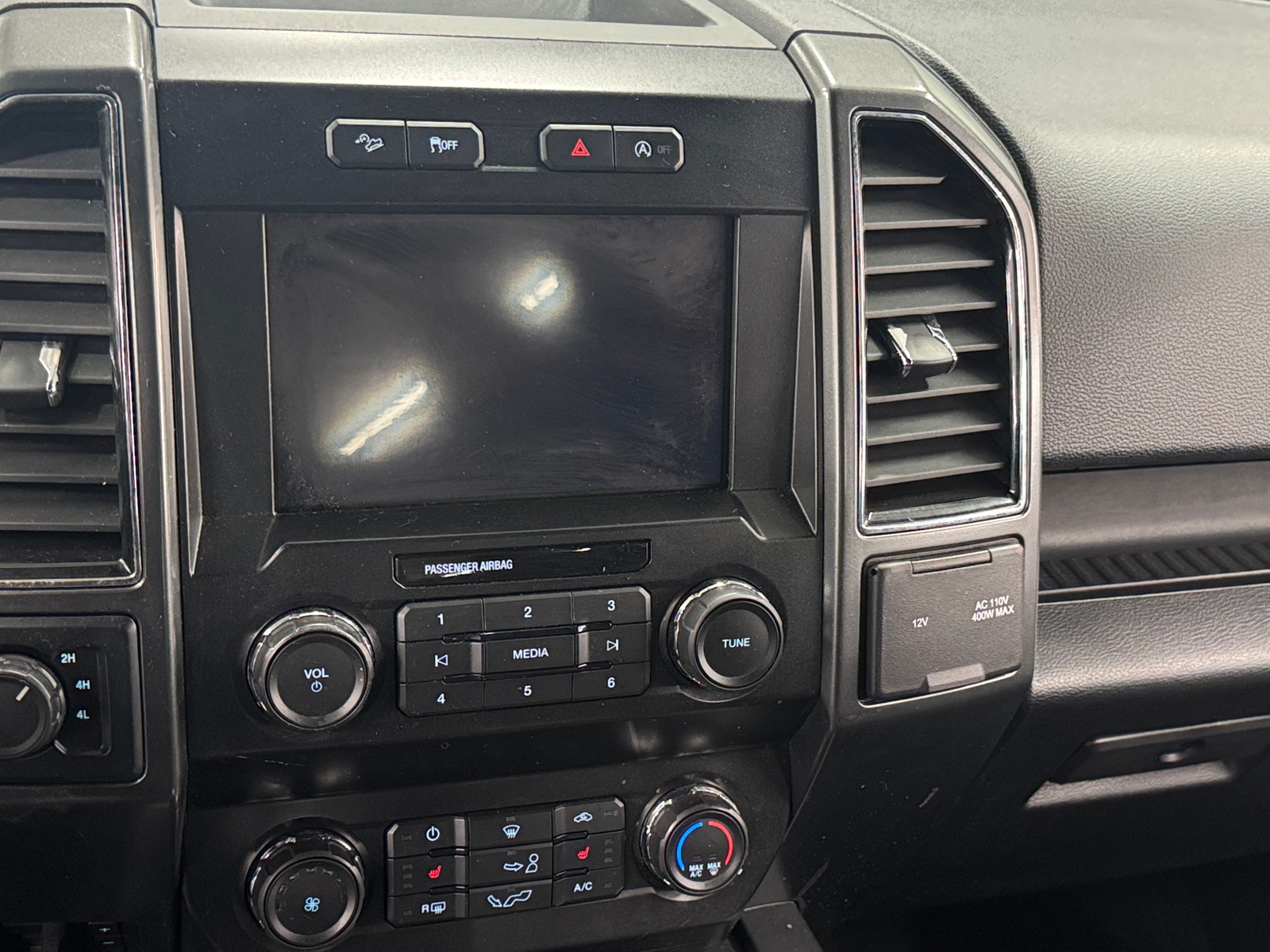 Thumbnail: 2019 Ford Econoline - 4