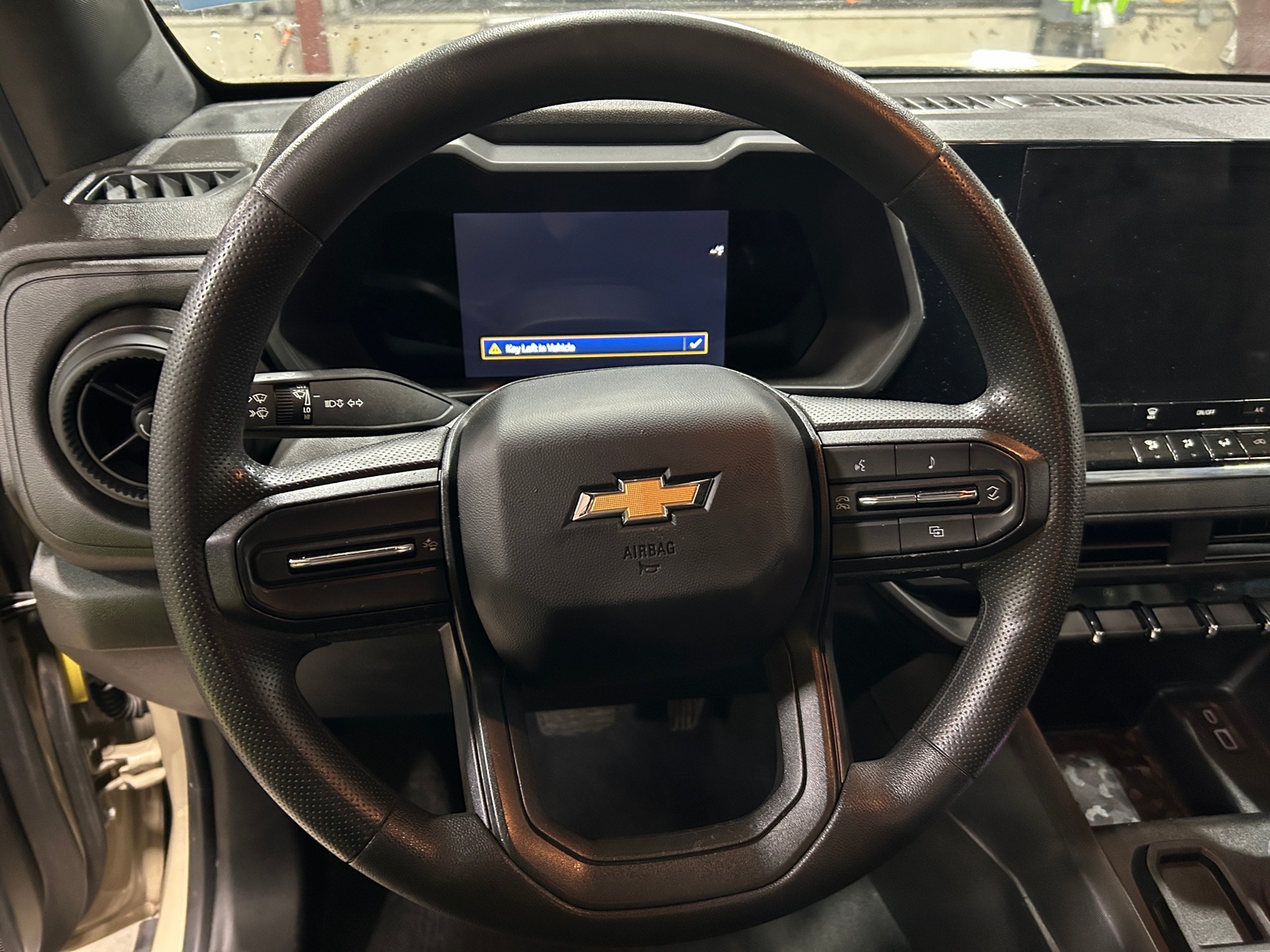 Thumbnail: 2023 Chevrolet Colorado - 5