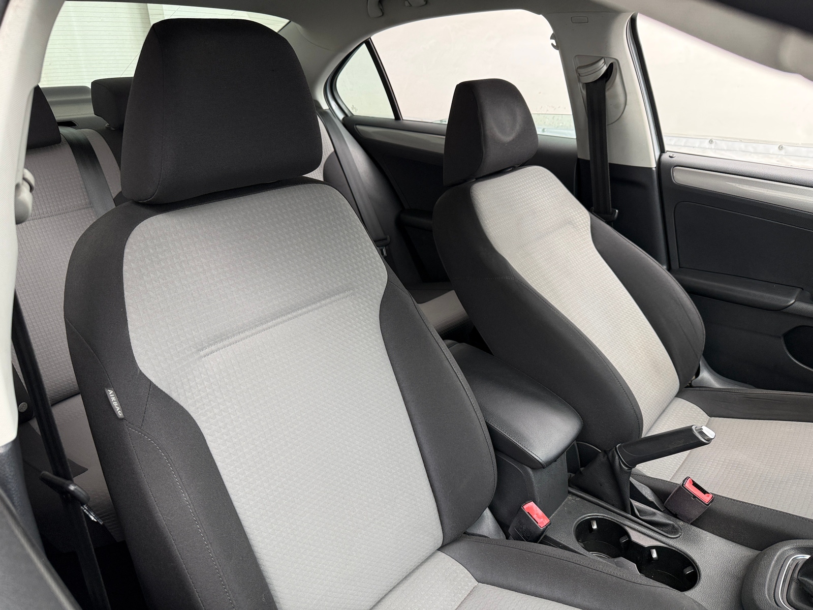 Thumbnail: 2017 Volkswagen Jetta - 2