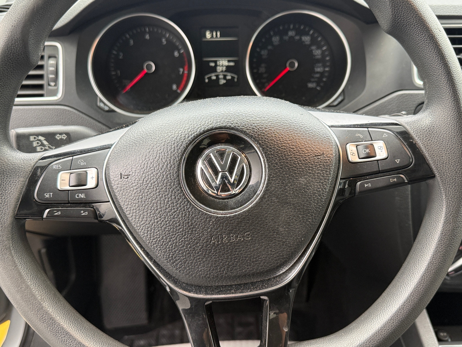 Thumbnail: 2017 Volkswagen Jetta - 5