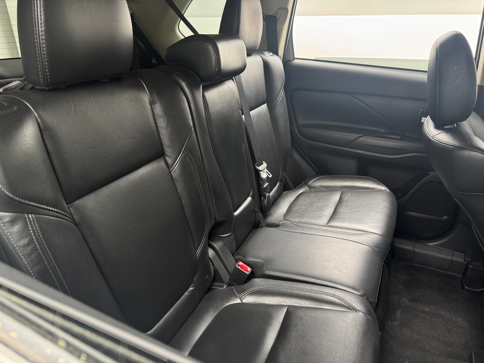 Thumbnail: 2020 Mitsubishi Outlander - 5