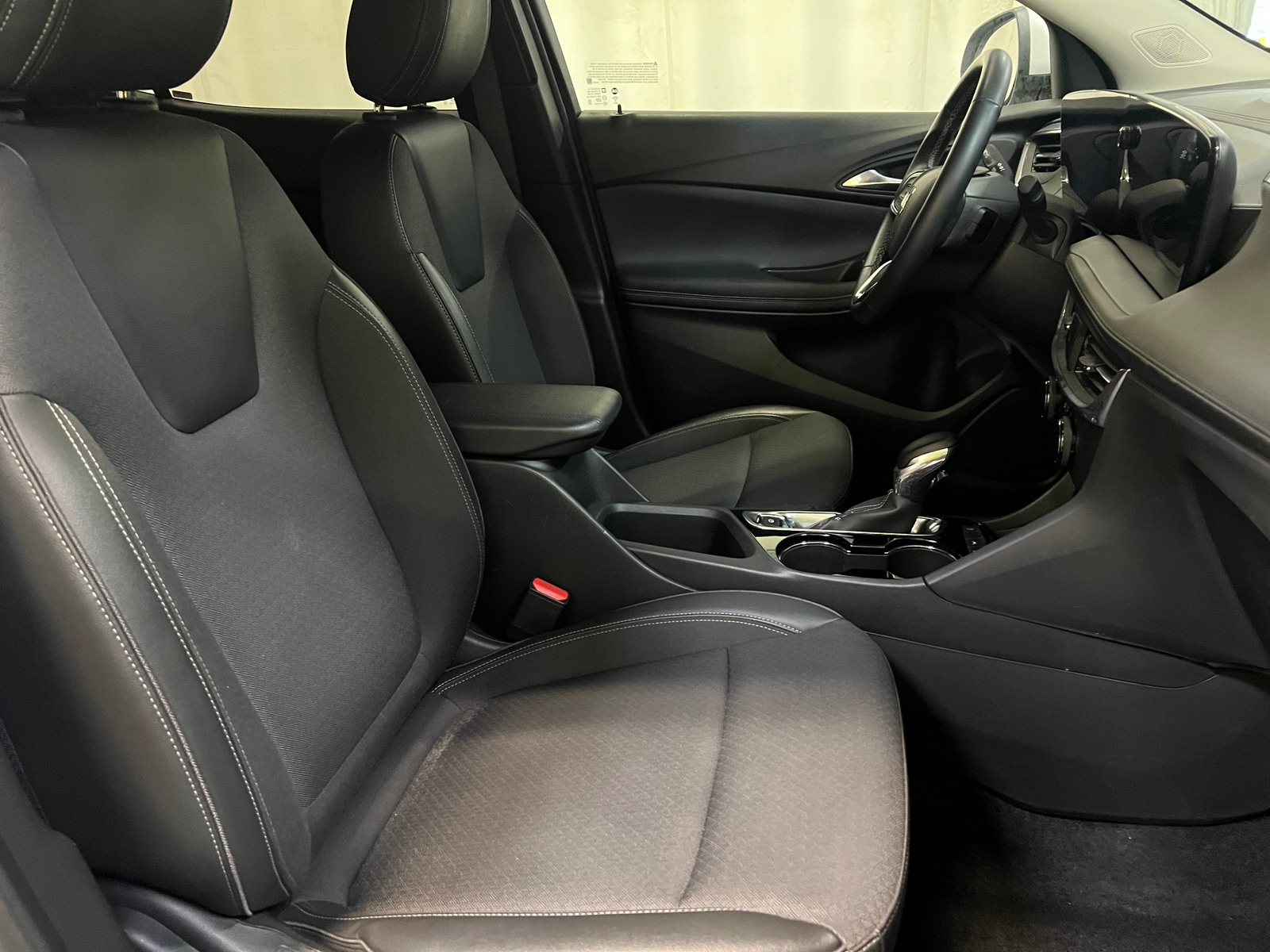 Thumbnail: 2025 Buick Encore GX - 2