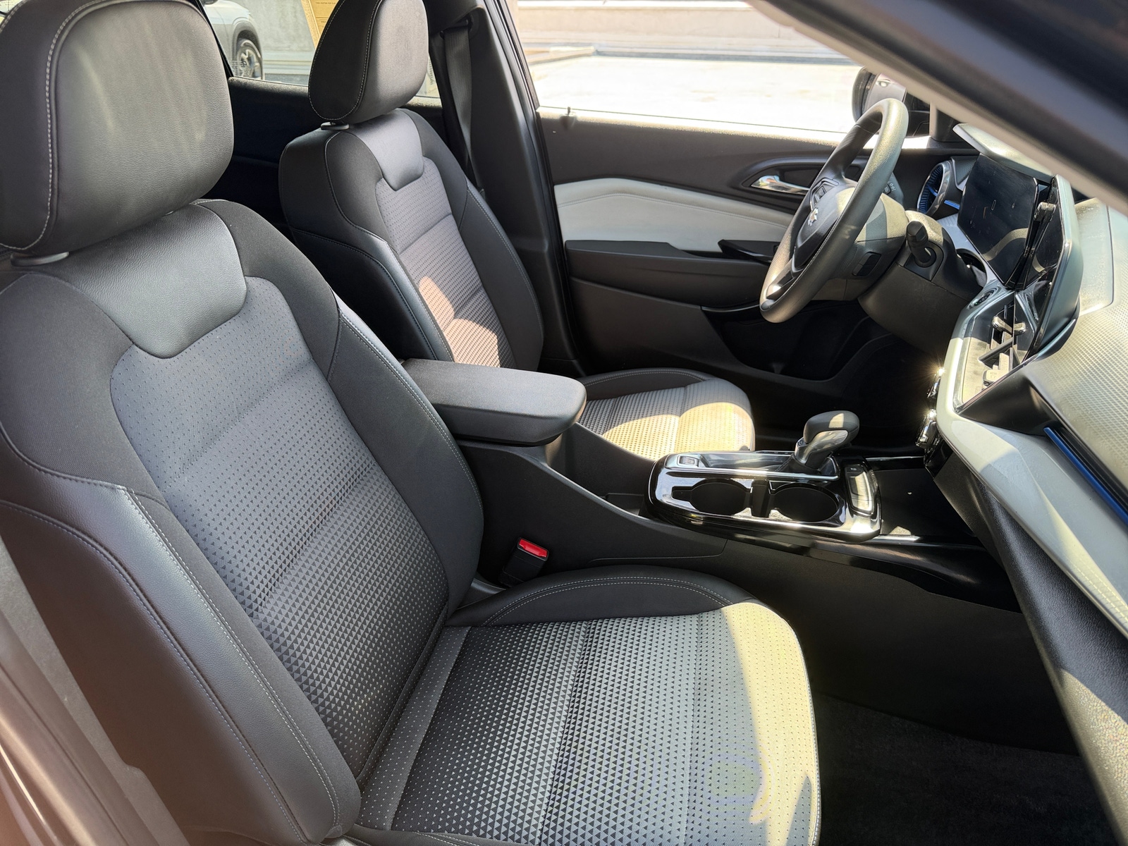 Thumbnail: 2025 Chevrolet Trax - 2