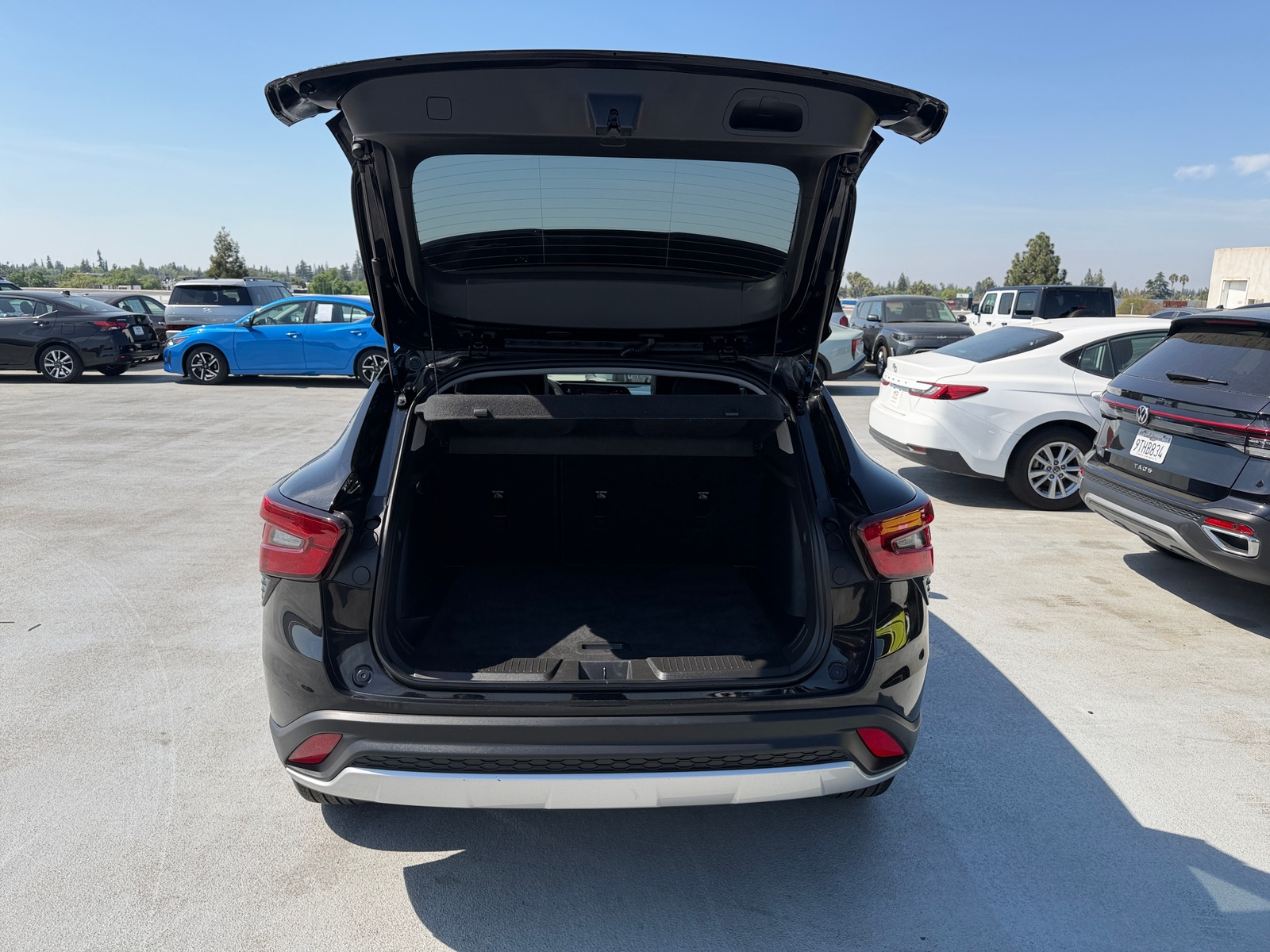 Thumbnail: 2025 Chevrolet Trax - 6