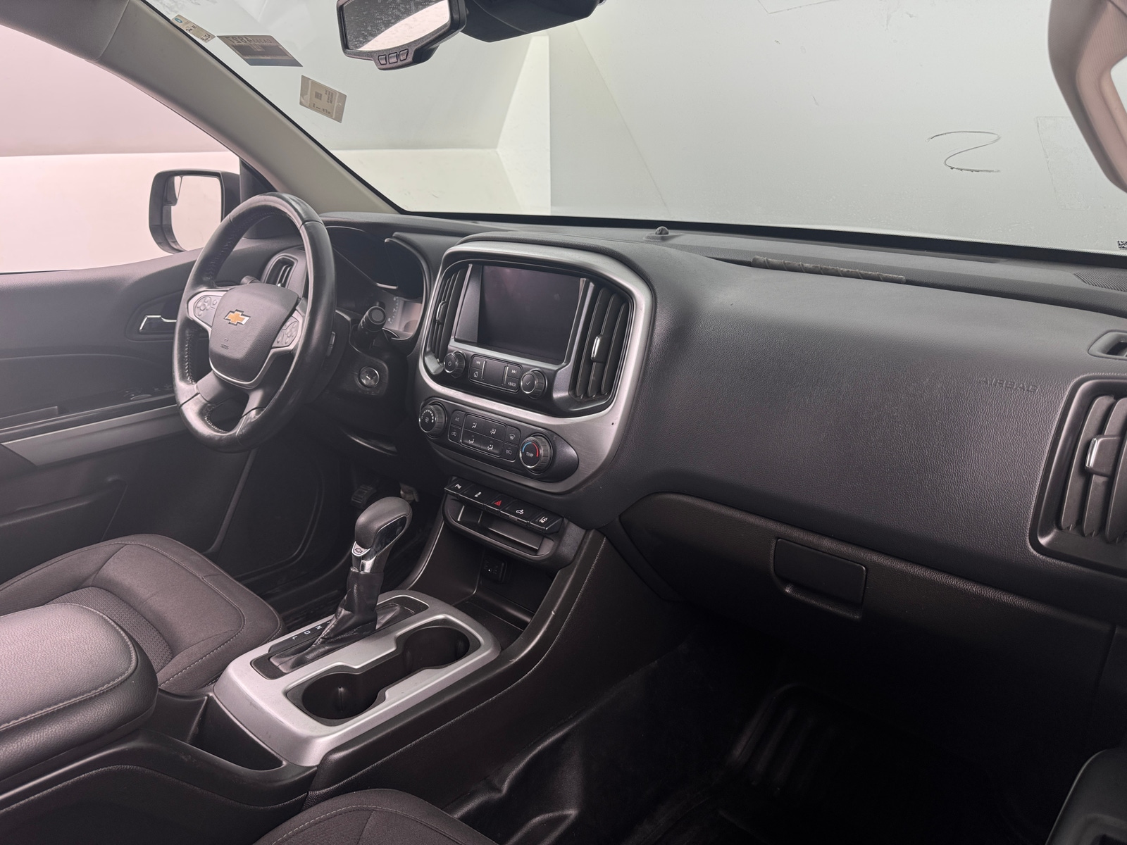 Thumbnail: 2022 Chevrolet Colorado - 3